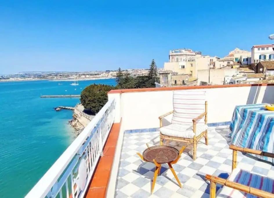 Terrazza Sul Mare Attico "Alfeo E Aretusa" Сиракузы Экстерьер фото